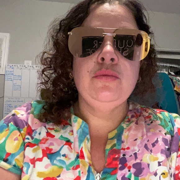 Quay x Desi Perkins High Key Sunglasses Gold - Picture 4 of 4